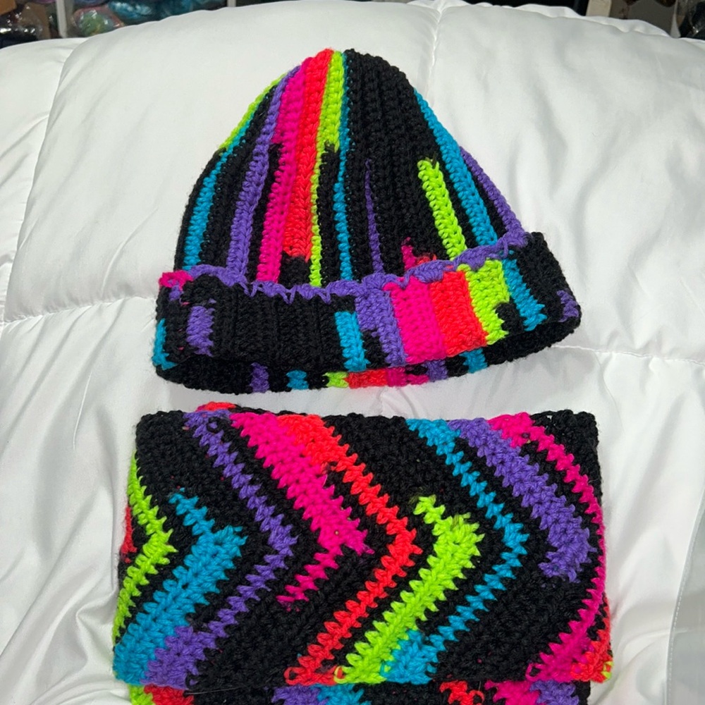 Crochet Hat&Scarf Set-Adult - Picture 2 of 4